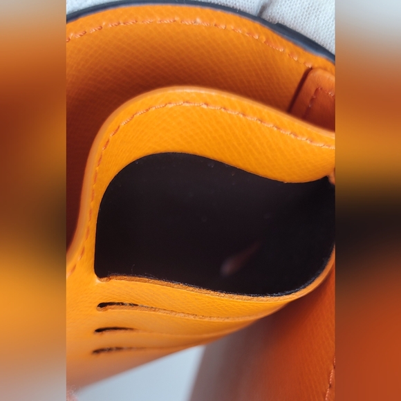 Louis Vuitton Taigarama Orange Leather Passport Cover - Picture 11 of 11